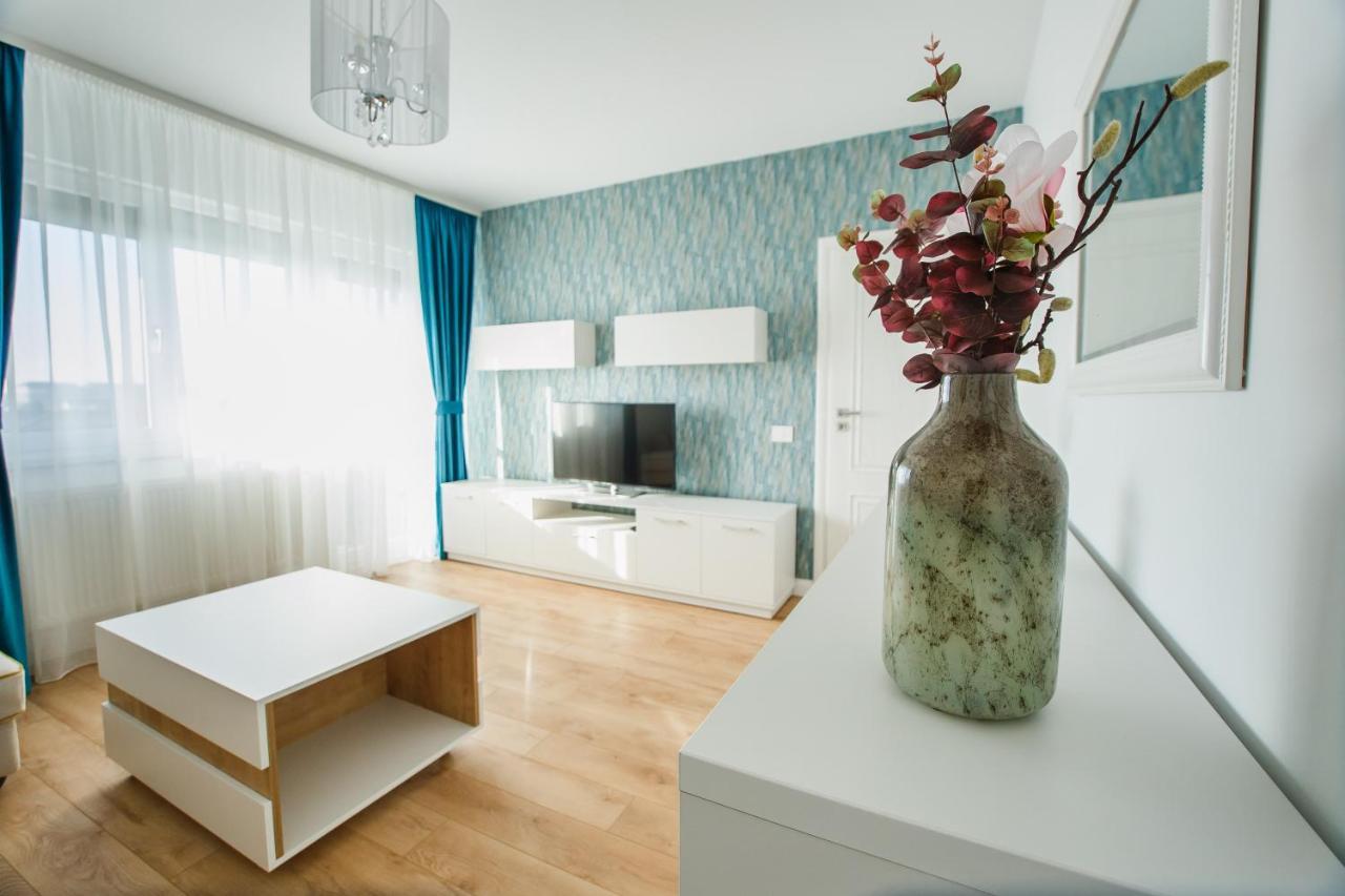 Fantastic Apartment At Prima Residence Oradea Exterior photo